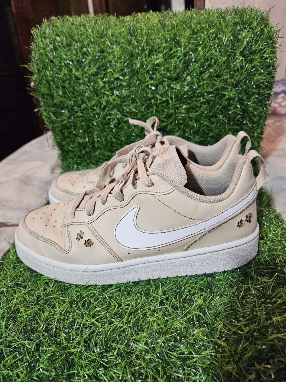 Nike Women's Beige Low-Top Sneakers with White Swoosh